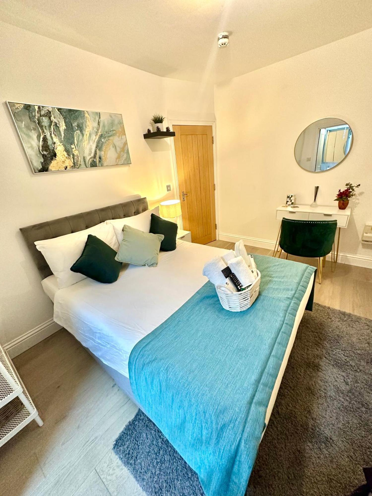 The Green Luxe En-Suite In Stratford Londra Esterno foto