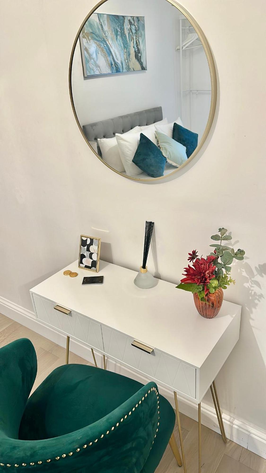 The Green Luxe En-Suite In Stratford Londra Esterno foto