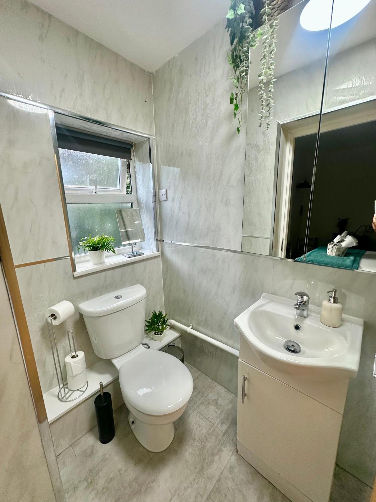 The Green Luxe En-Suite In Stratford Londra Esterno foto
